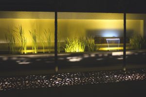 Brunnen mit Beleuchtung Hausgarten